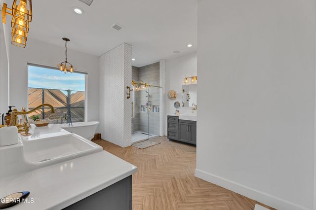 1042 Castillo Court, El Paso, TX 79932