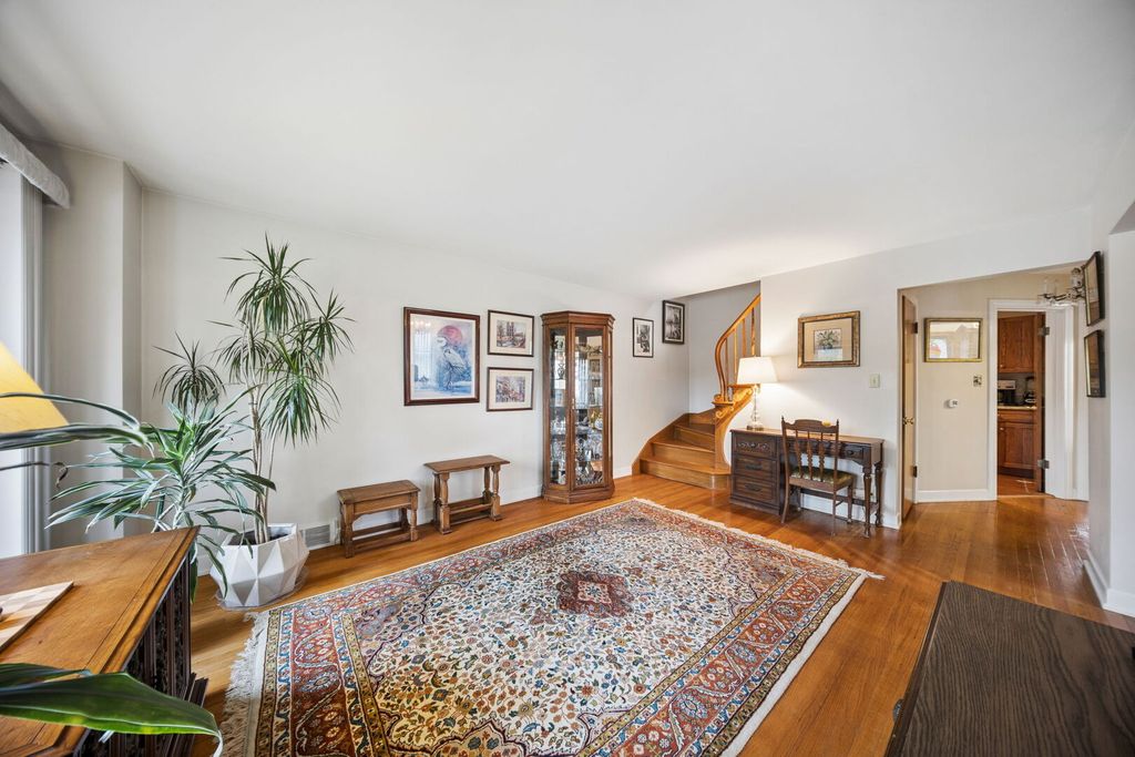 6647 N Crawford Avenue, Lincolnwood, IL 60712 — photo 4