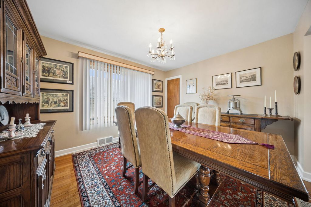 6647 N Crawford Avenue, Lincolnwood, IL 60712 — photo 5