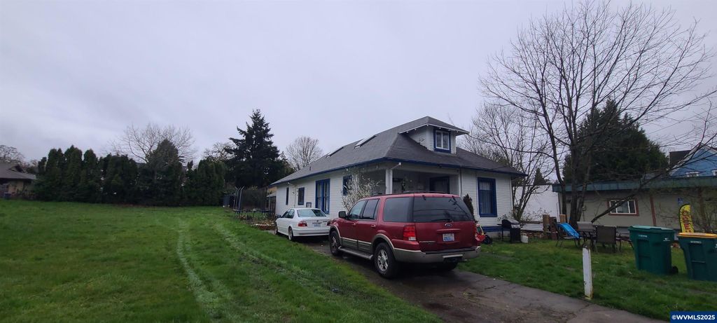 2120 19th Av, Forest Grove, OR 97116