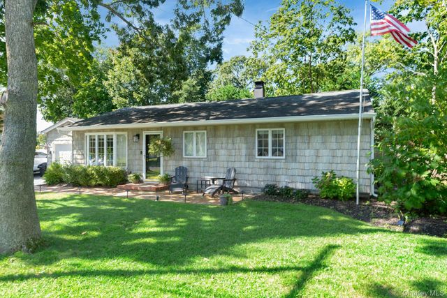 58 Reeves Road, Center Moriches, NY 11934