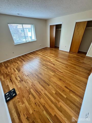 311 Edison glen ter Terrace, Edison, NJ 08837
