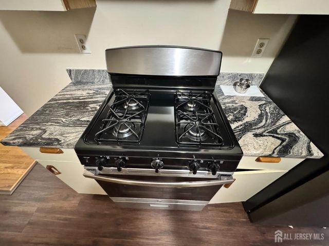 311 Edison glen ter Terrace, Edison, NJ 08837