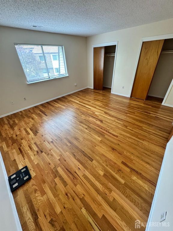 311 Edison glen ter Terrace, Edison, NJ 08837