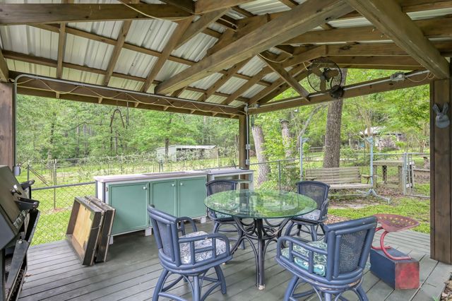 197 Sunset Lake, Huntsville, TX 77340
