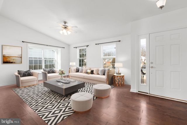 604 WOODFORD ST, Fredericksburg, VA 22401