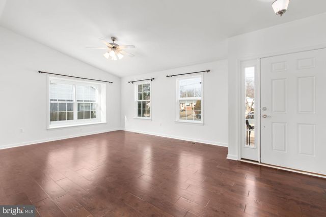 604 WOODFORD ST, Fredericksburg, VA 22401