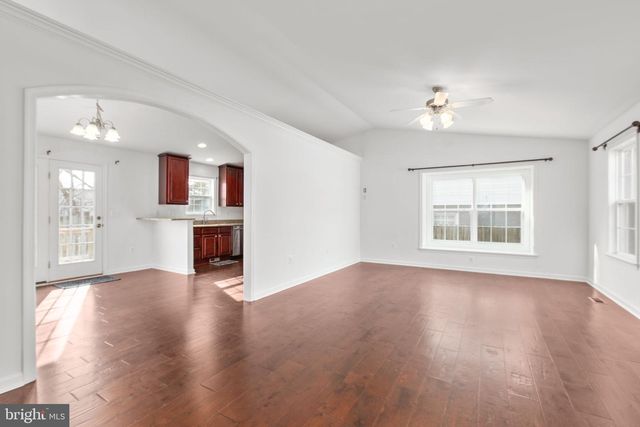 604 WOODFORD ST, Fredericksburg, VA 22401