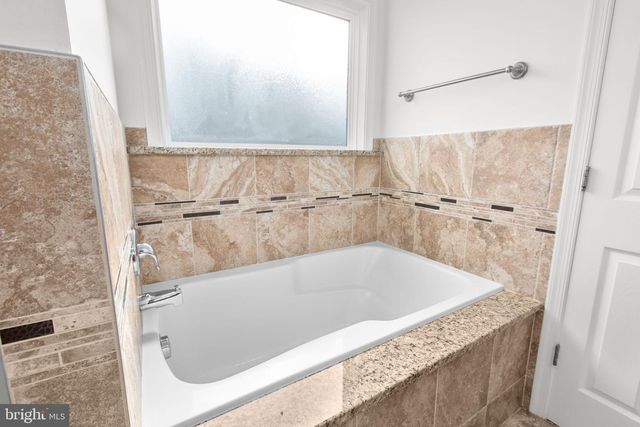 604 WOODFORD ST, Fredericksburg, VA 22401