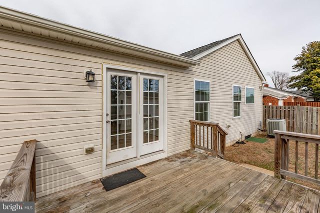 604 WOODFORD ST, Fredericksburg, VA 22401