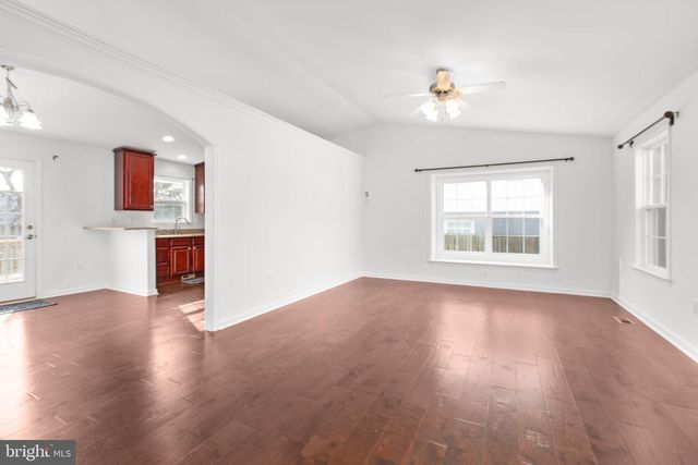 604 WOODFORD ST, Fredericksburg, VA 22401