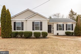 604 WOODFORD ST, Fredericksburg, VA 22401