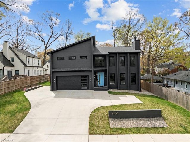 1909 W Friendly Avenue, Greensboro, NC 27403