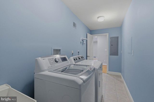 5741 27TH ST NW, Washington, DC 20015