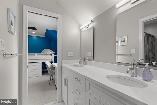 5741 27TH ST NW, Washington, DC 20015
