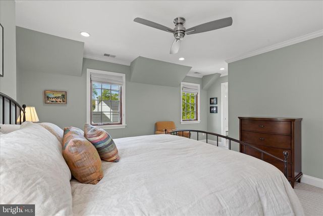 5741 27TH ST NW, Washington, DC 20015