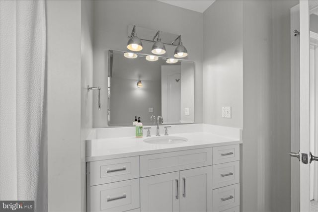 5741 27TH ST NW, Washington, DC 20015