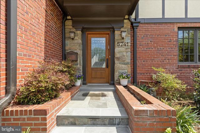 5741 27TH ST NW, Washington, DC 20015