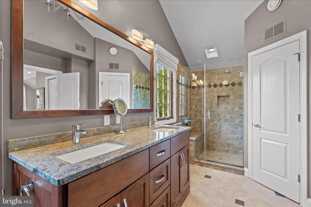 5741 27TH ST NW, Washington, DC 20015