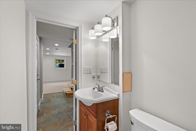5741 27TH ST NW, Washington, DC 20015
