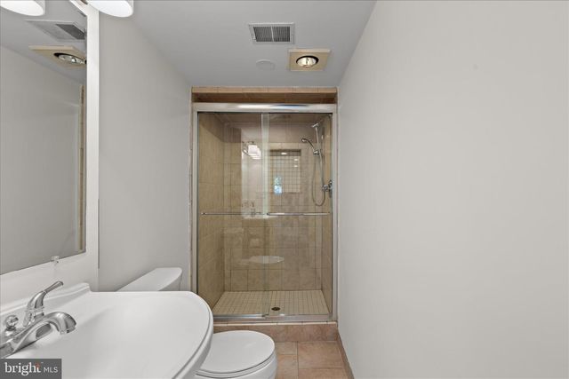 5741 27TH ST NW, Washington, DC 20015