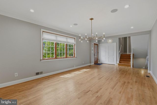 5741 27TH ST NW, Washington, DC 20015