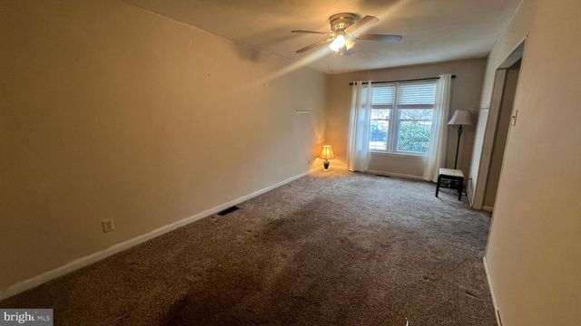 16 PENNSYLVANIA AVE, Stratford, NJ 08084