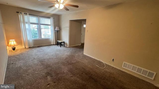 16 PENNSYLVANIA AVE, Stratford, NJ 08084