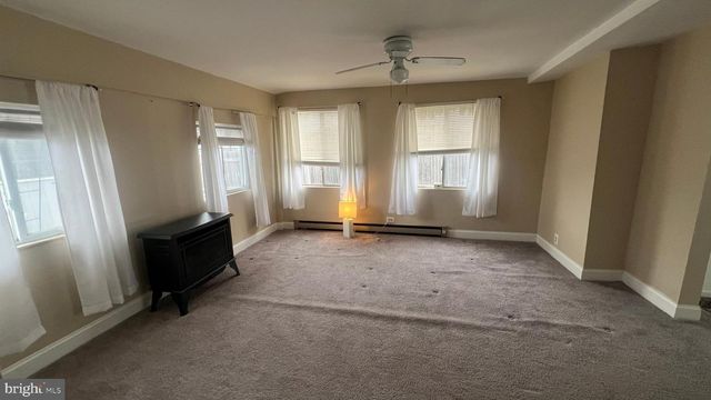 16 PENNSYLVANIA AVE, Stratford, NJ 08084