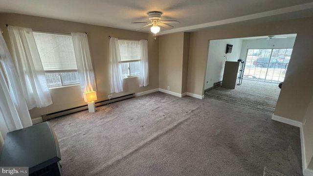 16 PENNSYLVANIA AVE, Stratford, NJ 08084