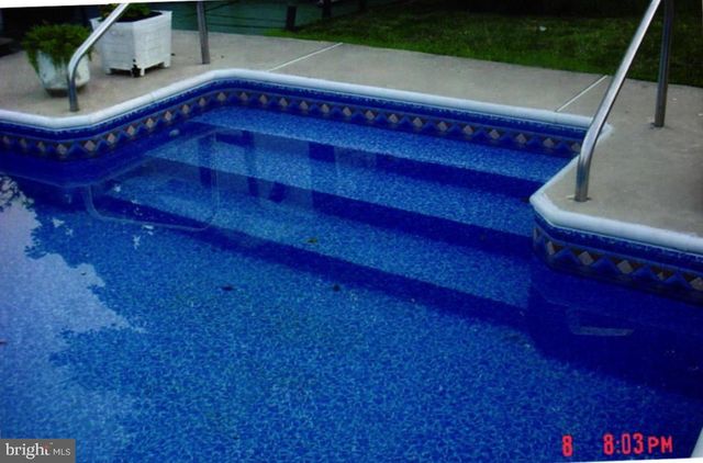 16 PENNSYLVANIA AVE, Stratford, NJ 08084