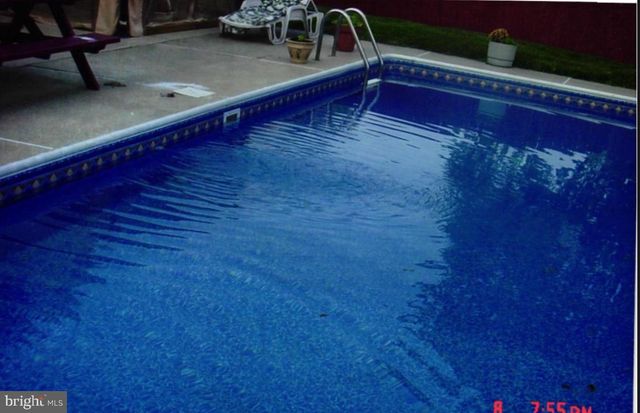 16 PENNSYLVANIA AVE, Stratford, NJ 08084