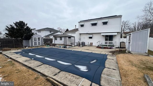 16 PENNSYLVANIA AVE, Stratford, NJ 08084