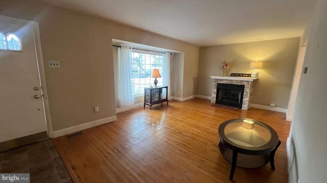 16 PENNSYLVANIA AVE, Stratford, NJ 08084