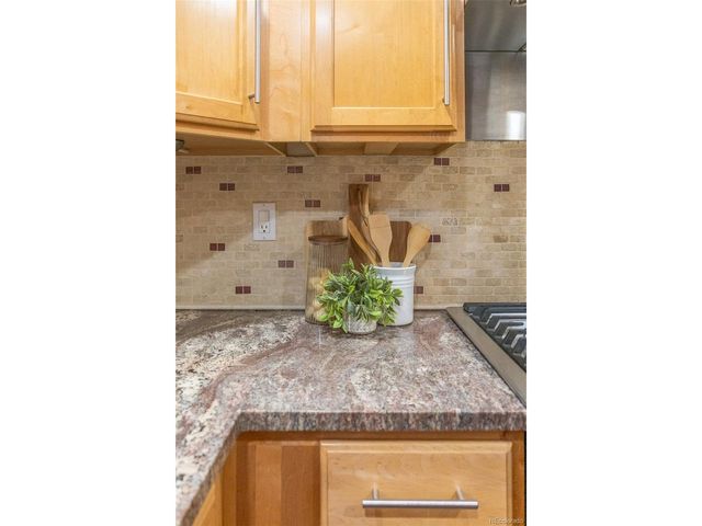 4527 W 37th Ave 4, Denver, CO 80212