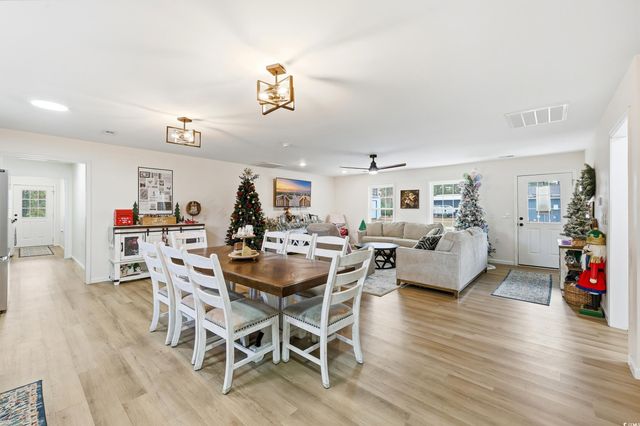 160 Leadwood St., Andrews, SC 29510