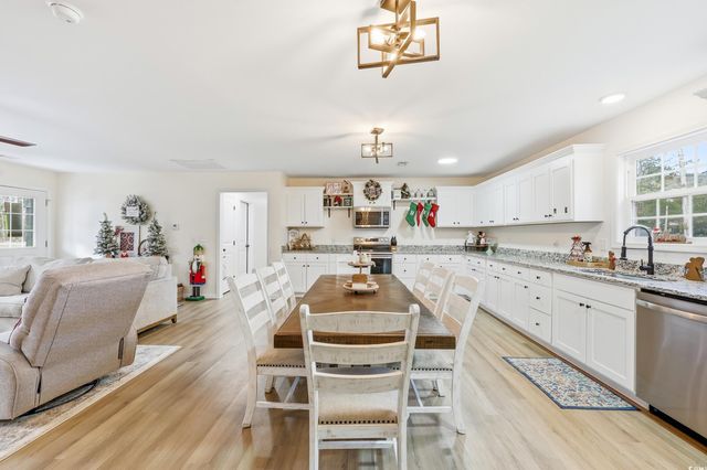 160 Leadwood St., Andrews, SC 29510