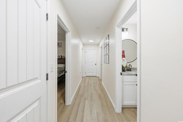 160 Leadwood St., Andrews, SC 29510