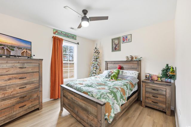 160 Leadwood St., Andrews, SC 29510