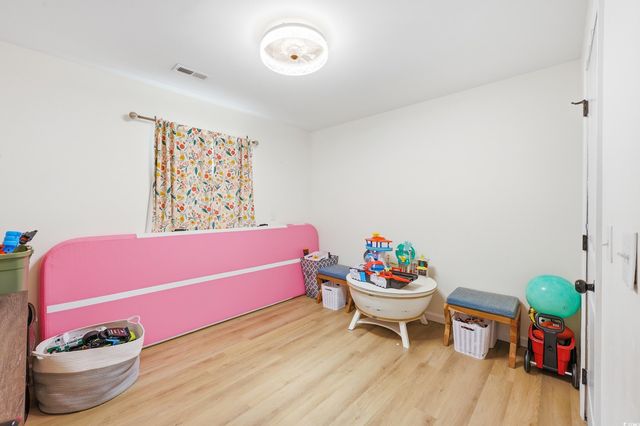 160 Leadwood St., Andrews, SC 29510