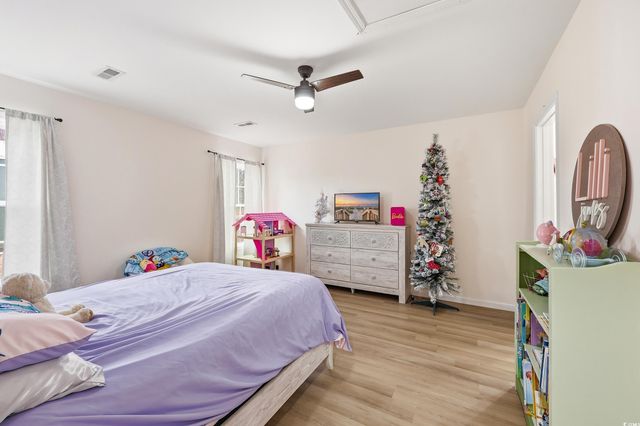 160 Leadwood St., Andrews, SC 29510