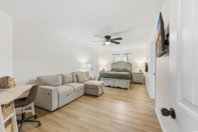 160 Leadwood St., Andrews, SC 29510