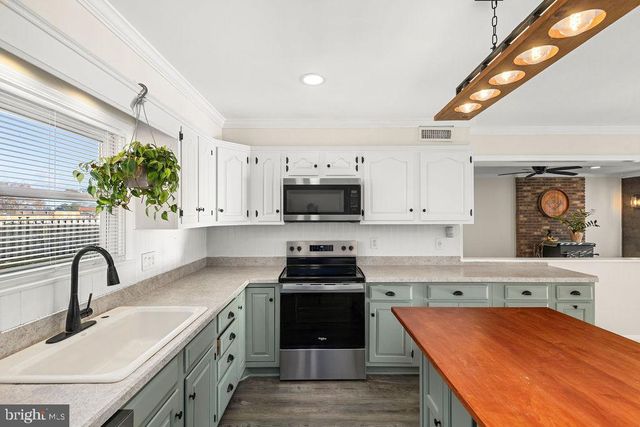 503 S MAPLE CT, Sterling, VA 20164