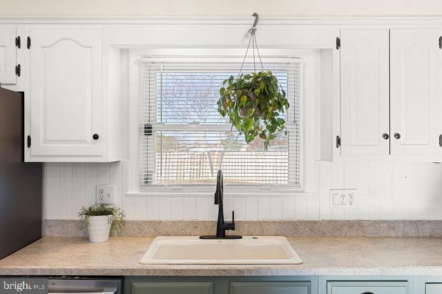 503 S MAPLE CT, Sterling, VA 20164