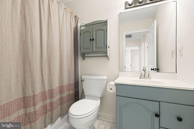 503 S MAPLE CT, Sterling, VA 20164