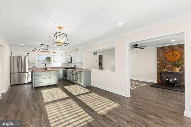 503 S MAPLE CT, Sterling, VA 20164