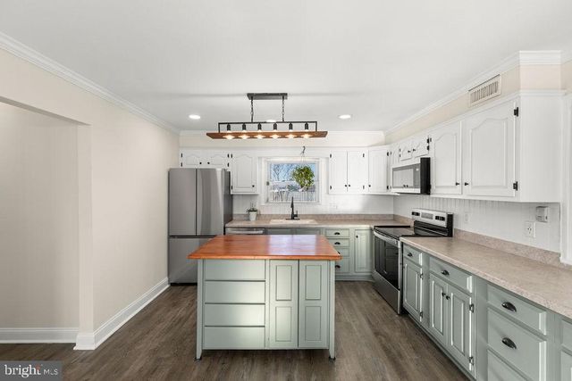 503 S MAPLE CT, Sterling, VA 20164