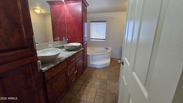 2200 N Delaware Drive 32, Apache Junction, AZ 85120