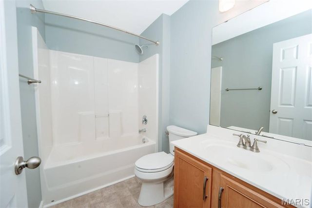 1007 San Luis Drive, Fenton, MO 63026