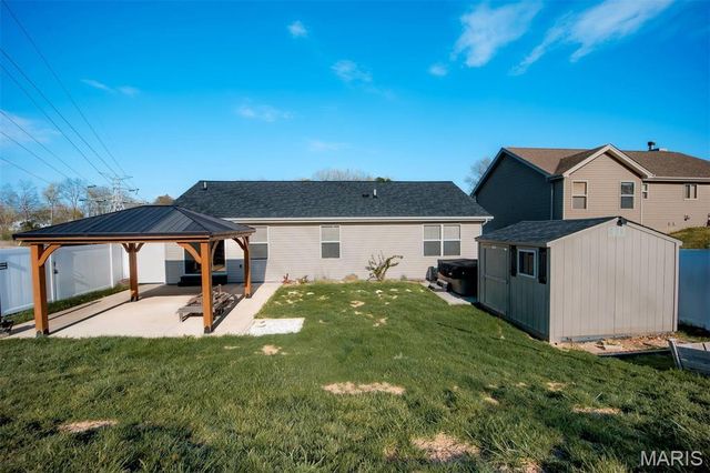 1007 San Luis Drive, Fenton, MO 63026